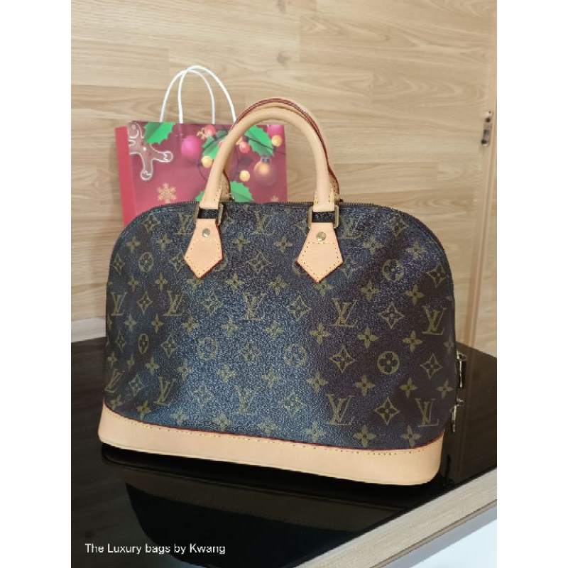 Louis Vuitton alma แท้ 100%