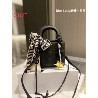 ( ขนาด8นิ้ว)พร้อมส่ง กระเป๋าถือ กระเป๋าหนังด้าน กระเป๋าสะพายข้าง ผญ พร้อมกล่องและอุปกรณ์เหมือนภาพ [ Dio r ]