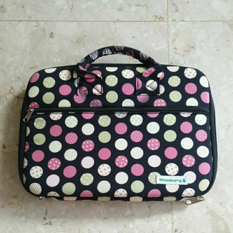 กระเป๋าใส่ Tablet , Ipad (มือสอง)