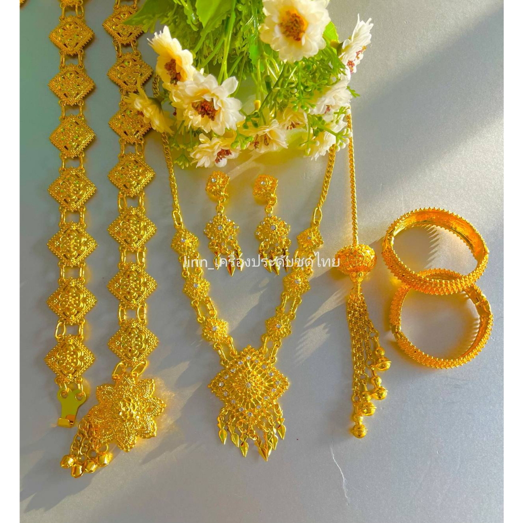 ชุด​เซ็ต​เครื่อง​ประดับ​ชุด​ไทย​สี​ทองสำหรับเด็ก