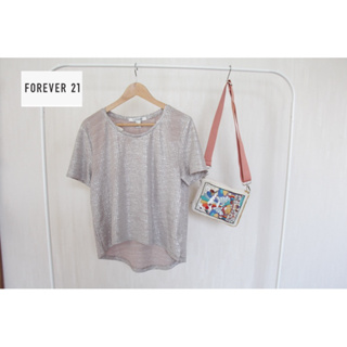 Forever 21 x เสื้อเเมลทาลิค ไม่ตำหนิ อก 40 ยาว 26 • Code : 833(1)