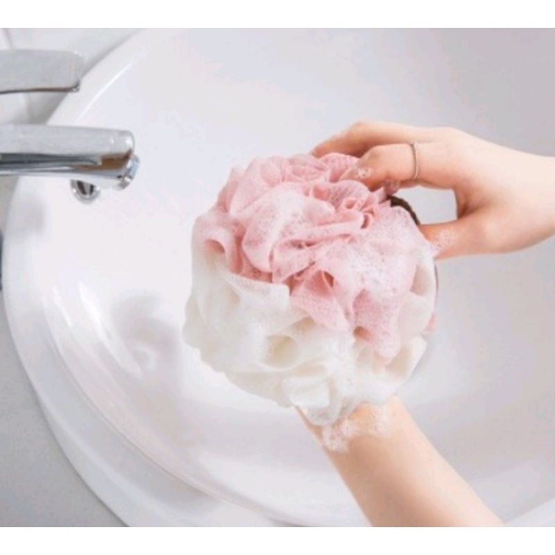 ใยขัดตัว ฟองน้ำถูตัว ตาข่ายอาบน้ำ ก้อนใหญ่ ประมาณ 25-30 กรัม สีทูโทน (พร้อมส่งจากไทย)