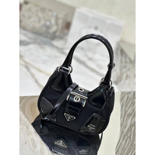 Prada Bolso de Re-Nylon y piel Prada Moon(Ori)เทพ 📌size 22.5x16.5x7 cm 📌สินค้าจริงตามรูป งานสวยงาม งานหนังแท้