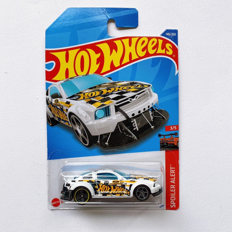 รถ Hotwheels - 2005 Ford Mustang 🚗