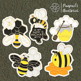 ʕ •ᴥ•ʔ ✿ พร้อมส่ง : เข็มกลัดเซ็ทผึ้งและโถน้ำผึ้ง | Bee &amp; Honey Jar Enamel Brooch Pin Set.