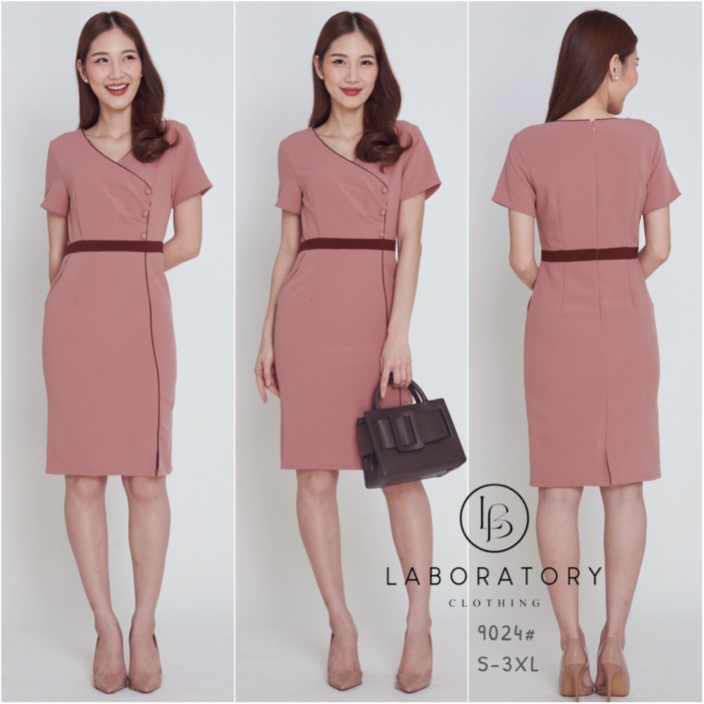 Laboratory 9024เดรสคอวีทรงป้ายหน้าแต่งกระดุมสีพื้น มีไซส์ รูปที่ 8