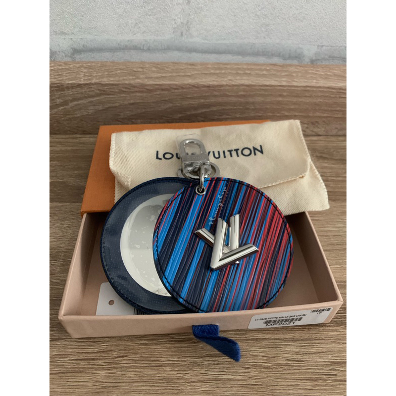 New lv key charm dc16