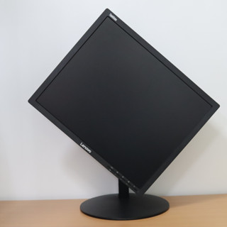 Lenovo ThinkVision LT1913PA 19" Monitor ปรับสูงต่ำหมุนจอได้ จอแบบสแควร์ พร้อมสายไฟ ac สาย vga