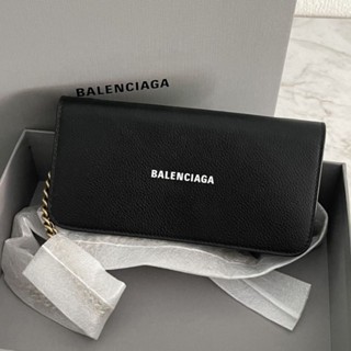 กระเป๋าBalenciagaแท้​100​%ส่งฟรีมีของแถม