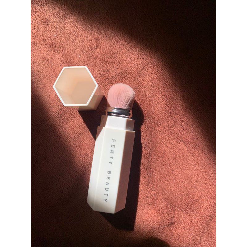 Fenty Beauty Portable Contour & Concealer Brush 150