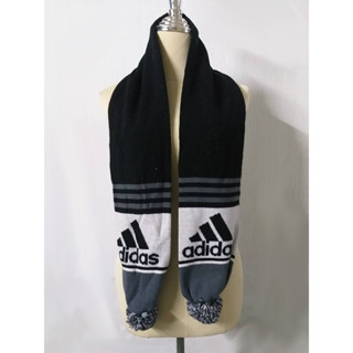 ผ้าพันคอไหมพรม adidas (ของใหม่)