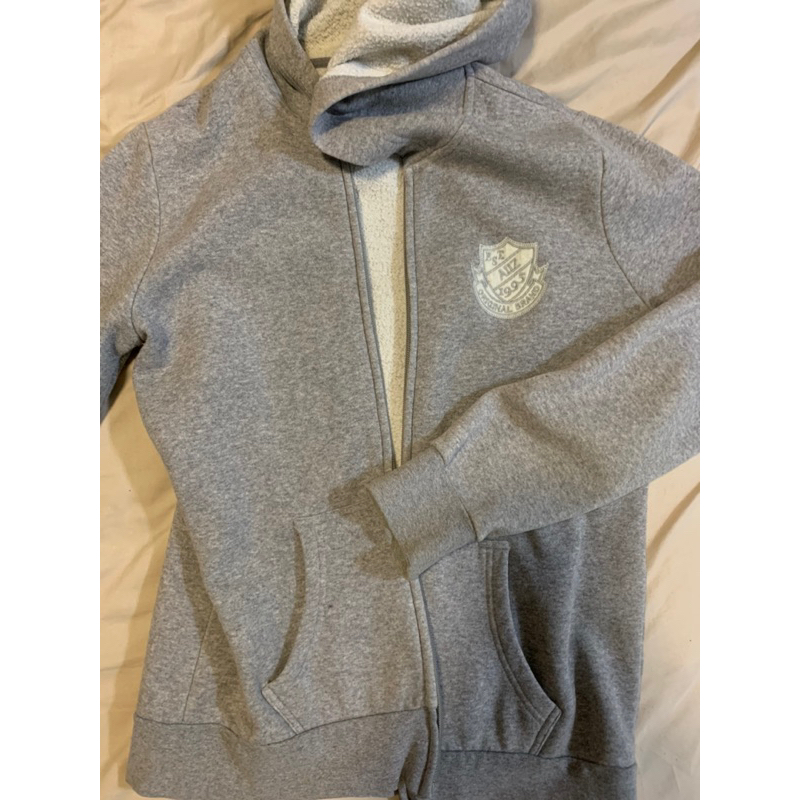(มือสอง) เสื้อกันหนาวสีเทา มีฮู้ด เอทูซี AllZ สภาพดีมาก ไซส์ s