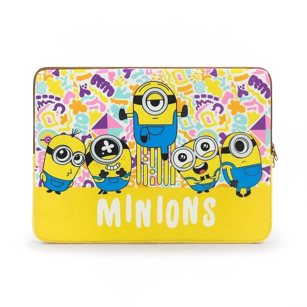 กระเป๋าโน๊ตบุ๊ค มินเนี่ยน (ขนาด 15x12 นิ้ว) ลิขสิทธิ์แท้ / กระเป๋าตุ๊กตา Minions กระเป๋า Notebook Case Minion Fly 70s MoMo โน๊ตบุ๊ค เคสแล็บท๊อป Laptop Case Minion เคส แล็บท๊อป คอมพิวเตอร์ Computer ของขวัญ วันเกิด วาเลนไทน์