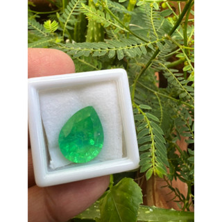 lab green emerald gemstone 1 pieces 17x14mm weight 15 carats พลอย columbia โคลัมเบีย มรกต