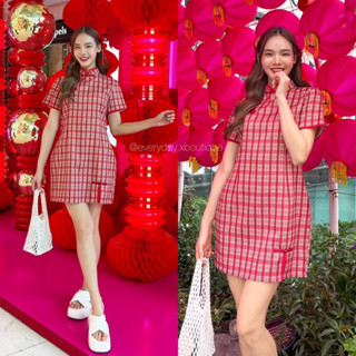 ใกล้ตรุษจีนเข้ามาทุกที🧧สาวๆมีชุดใส่กันรึยังคะ?!♥️🫶🏻(420฿ฟรีส่ง) วันนี้ขอเสนอเดรสกี่เพ้าสุดสวย คอจีน ลายสก๊อตสีแดง wynn