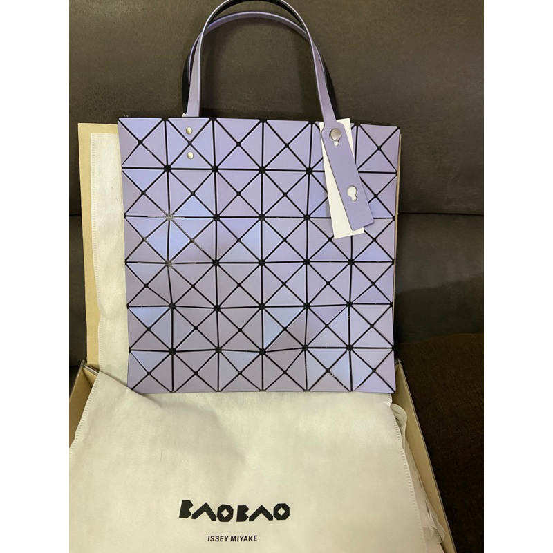 Bao Bao 6x6 lucent frost (sold out)