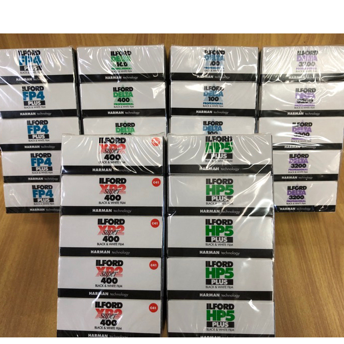 Black & White Film ILFORD 120 ฟิล์มขาวดำที่ขายดีที่สุดในโลก ล๊อตใหม่เข้ามาแล้วครับ