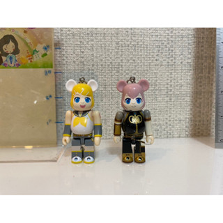 พวงกุญแจBearbrick เลือกลายด้วยนะคะ สภาพ98% ของแท้ค่ะ