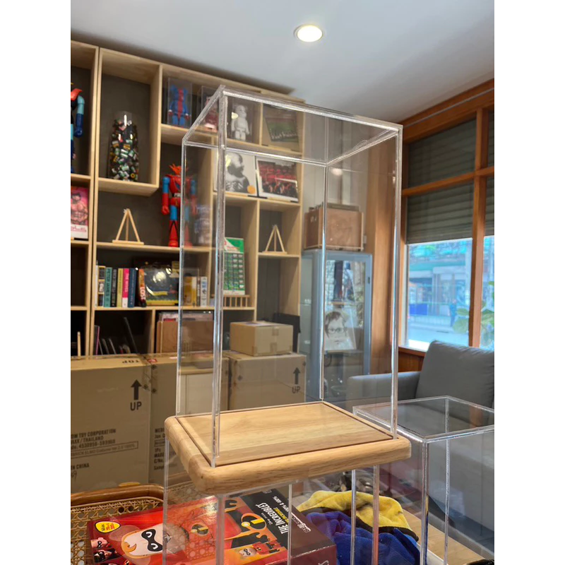 พร้อมส่ง - กล่องอะคริลิค ฐานไม้ กล่อง BEARBRICK 400% กล่องครอบโมเดล งานไทย เนื้อใส