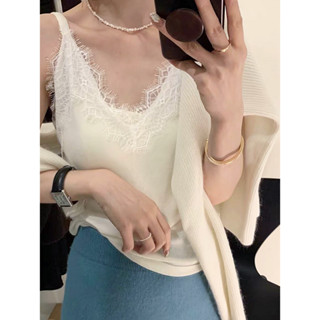 เสื้อสายเดี่ยวผ้านิตแต่งลูกไม้ LACE V NECK KNITTED TANK TOPS