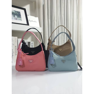 รุ่นขายดีPRADA NYLON HANDBAGS