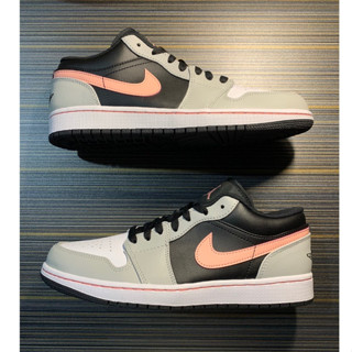 （ของแท้ 100 %）Air Jordan 1 รองเท้าบาสเก็ตบอลทรงเรโทรส้นเตี้ยกันลื่นกันลื่นต่ำ