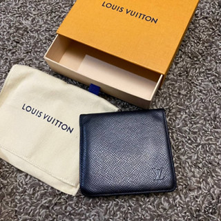 [มือสอง] กระเป๋าสตางค์ Louis Vuitton รุ่นหนัง Taiga สีดำ