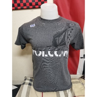 เสื้อยืด Volcom มือสอง สภาพใหม่