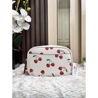 🍒❤️กระเป๋าสะพาย รุ่นใหม่ NEW Coach Jamie Camera Bag With Heart Cherry Print