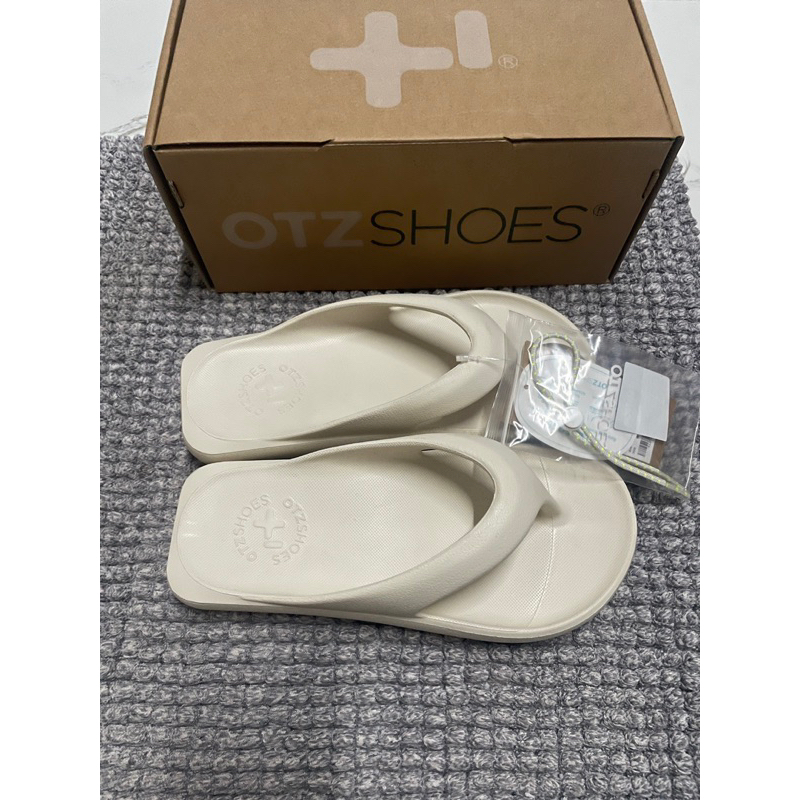 รองเท้าแตะOTZ JELLY FOAM SHOES สีIVORYขนาด25cm.ยังไม่ผ่านการใช้งานใดๆมีแค่ลองสวม1ครั้ง