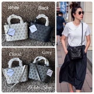 ISSEY MIYAKE MATTE CRYSTAL SMALL TOTE กระเป๋าทรงโท้ทขนาดเล็ก 001