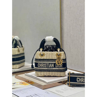 Dior Mini lady dior bag (Ori)เทพ 📌size 17x15x7 cm. 📌สินค้าจริงตามรูป งานสวยงาม หนังแท้
