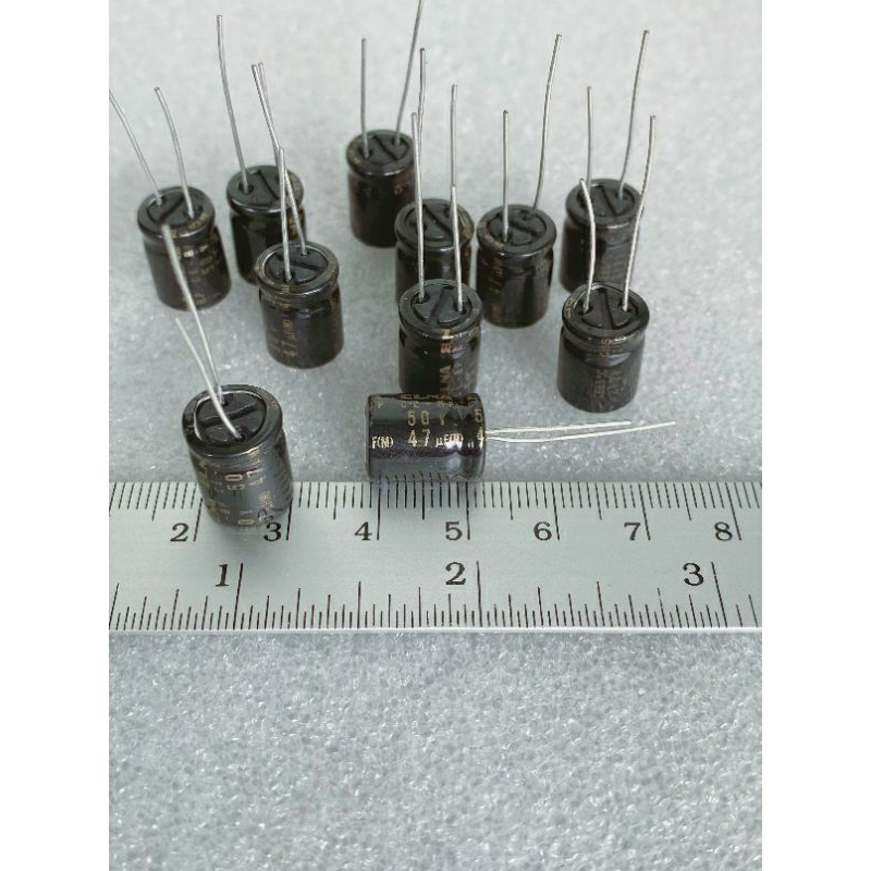 (แพ็ค10ตัว) CAPACITOR 47UF50V ELNAใหม่ขนาด10x12mm BP Cไม่มีขั่วบวกลบ 85C สีดำแถบทอง 47uf50v