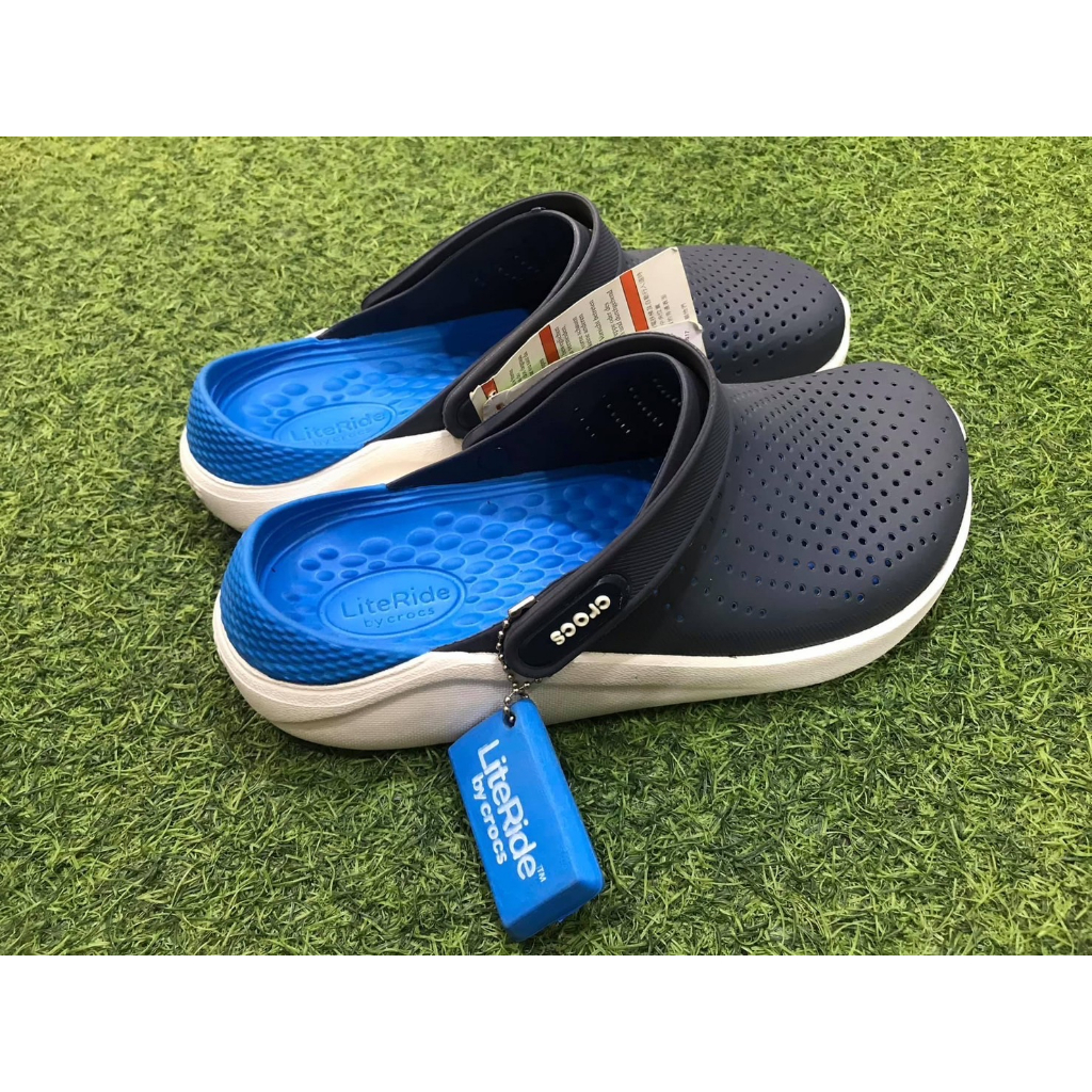 รองเท้า crocs ใส่ได้ทั้งผู้หญิงและผู้ชาย