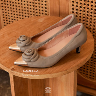 รองเท้าหนังแกะรุ่น Camellia Taupe Grey color (สีเทาอมน้ำตาล)