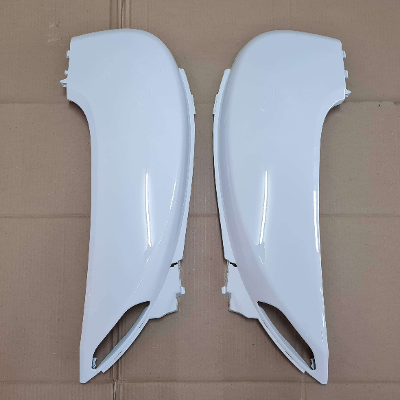 ฝาข้างท้ายเบาะ ฝากระเป๋าข้าง SCOOPY i รุ่น2 (2012-16) สีขาว 1 คู่ scoopy-i รุ่นไฟเลี้ยวบังลม