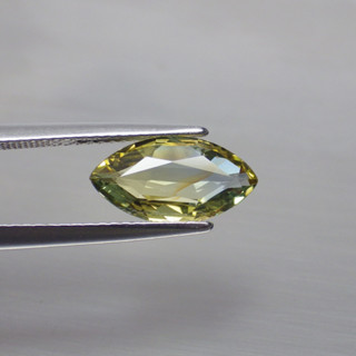 พลอย แซฟไฟร์ แท้ ธรรมชาติ ( Natural Yellow Sapphire ) หนัก 2.50 กะรัต