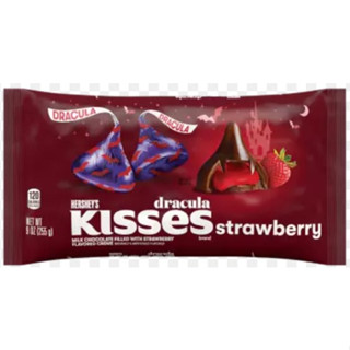 HERSHEYS KISSES Dracula Strawberry ช็อกโกแลตสอดไส้ครีมสตอว์เบอร์รี่