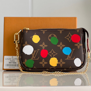 LV x YK Mini Pochette Accessoires / size：15.5x10.5x4cm. น้องจิ๋ว ตัวใหม่ล่าสุด!!