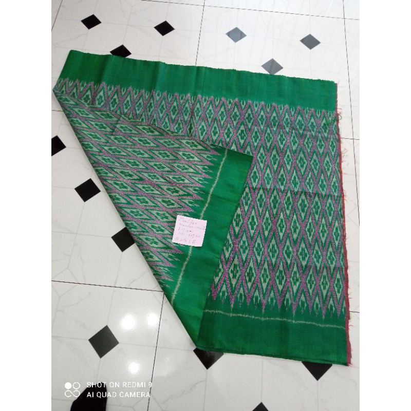 ผ้าไหมศูนย์ศิลปาชีพบางไทรสีเขียวทอลายสีม่วงแซมทั้งผืน#Juta 1#