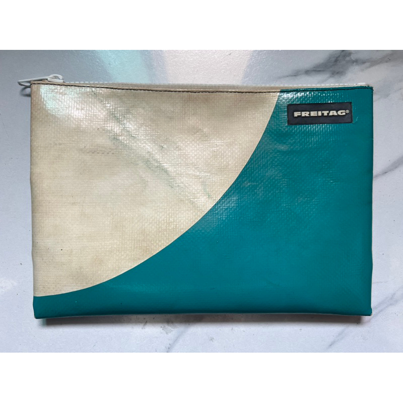 freitag chuck สีเขียวมิ้น กระเป๋าfreitag