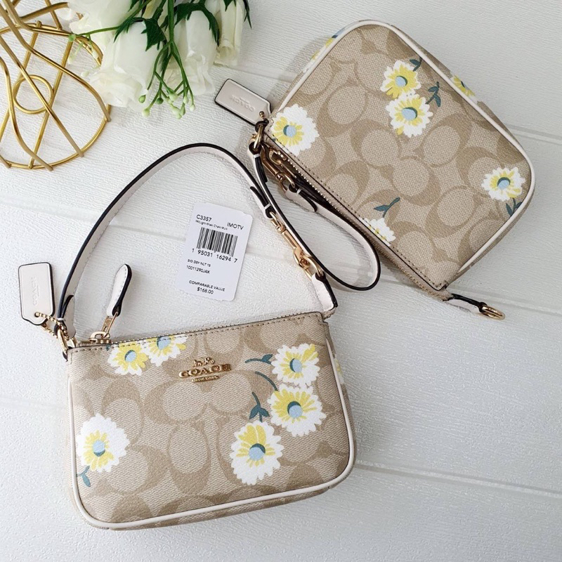 COACH รุ่น NOLITA 15  DAISY PRINT