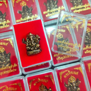 หลวงพ่อโสธร องค์ท้าวเวสสุวรรณ องค์พระพิฆเนศ หลวงปู่ทวด หลวงพ่อทันใจพระพระพุทธชินราชหลวงพ่อรวยบรรจุตลับอย่างดี พระจิ๋ว