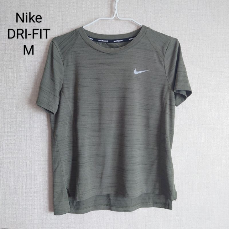 Nike เสื้อกีฬาผู้หญิงสีเขียว DRI-FIT ไซส์M (มือ2)
