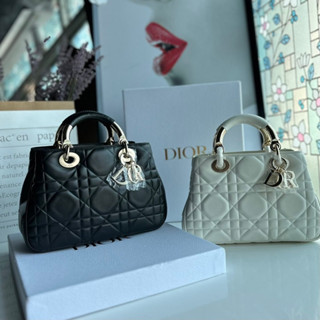 CHRISTIAN DIOR LADY HANDLE 95.22 BAG  SIZE : 25*10*17CM  ใบนี้เชียร์สุดใจเนะนำเลย