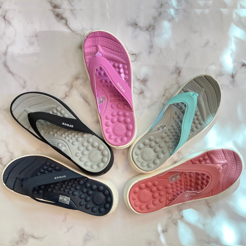 รองเท้าแตะ Crocs Reviva เพื่อสุขภาพ มีปุ่มนวด สวมใส่สบาย