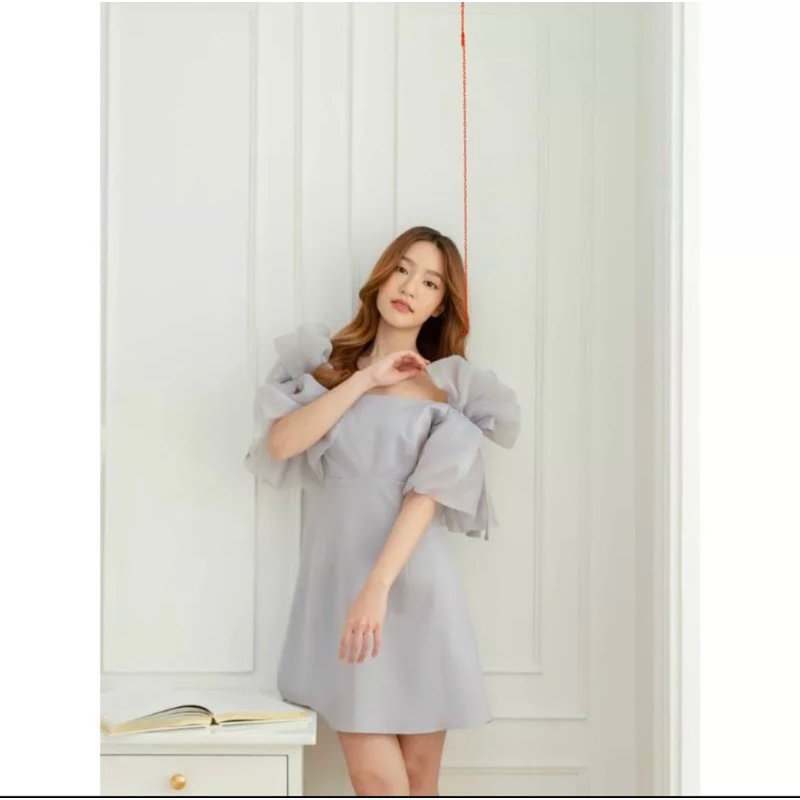 ส่งต่อเดรสงานป้าย PIRANYA sz.L