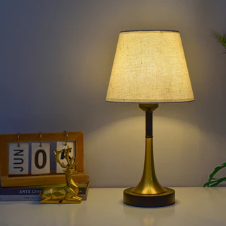 Modern Nordic E27 LED โคมไฟสร้างสรรค์เรียบง่ายผ้าโคมไฟตั้งโต๊ะในร่มข้างเตียงห้องนอนห้องรับแขกตกแต่งโรแมนติก