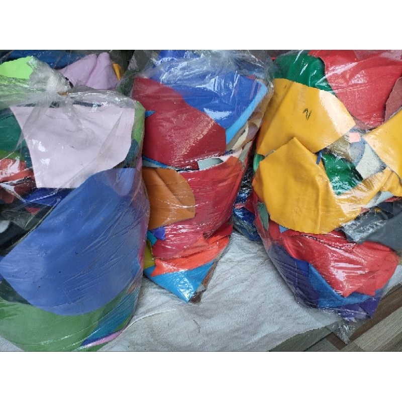 เศษหนังแท้ คละสี (ราคา120 บาท/กก.) :ขนาด/ผืน ใหญ่กว่าฝ่ามือ , 1/2 A4 , เกือบๆA4