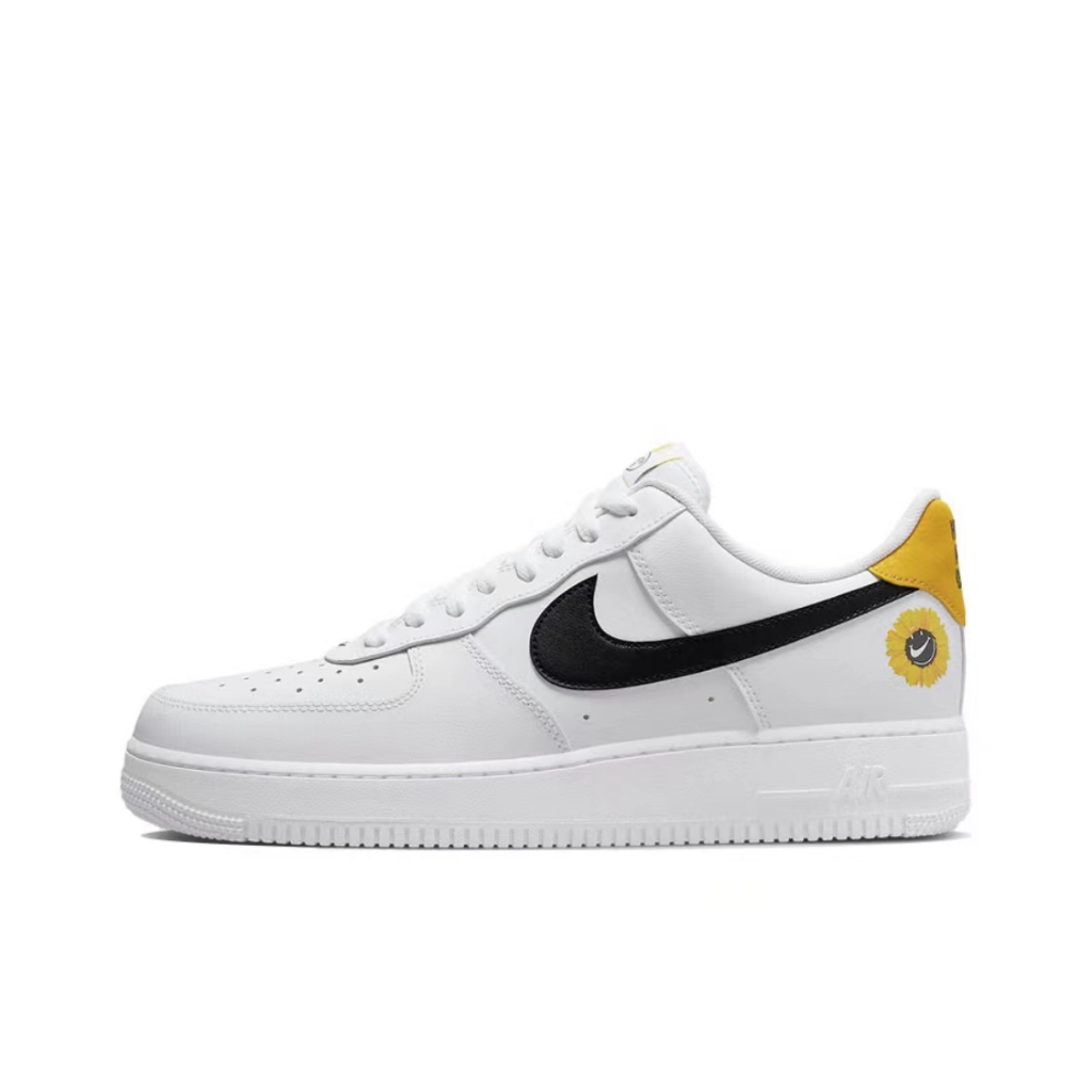 (พร้อมส่ง ของแท้100%) Nike Air Force 1 '07 LV8 2 "White Yellow"